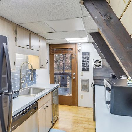 A-Frame Cabin With Hot Tub 1 Mi To Beech Mountain! 外观 照片
