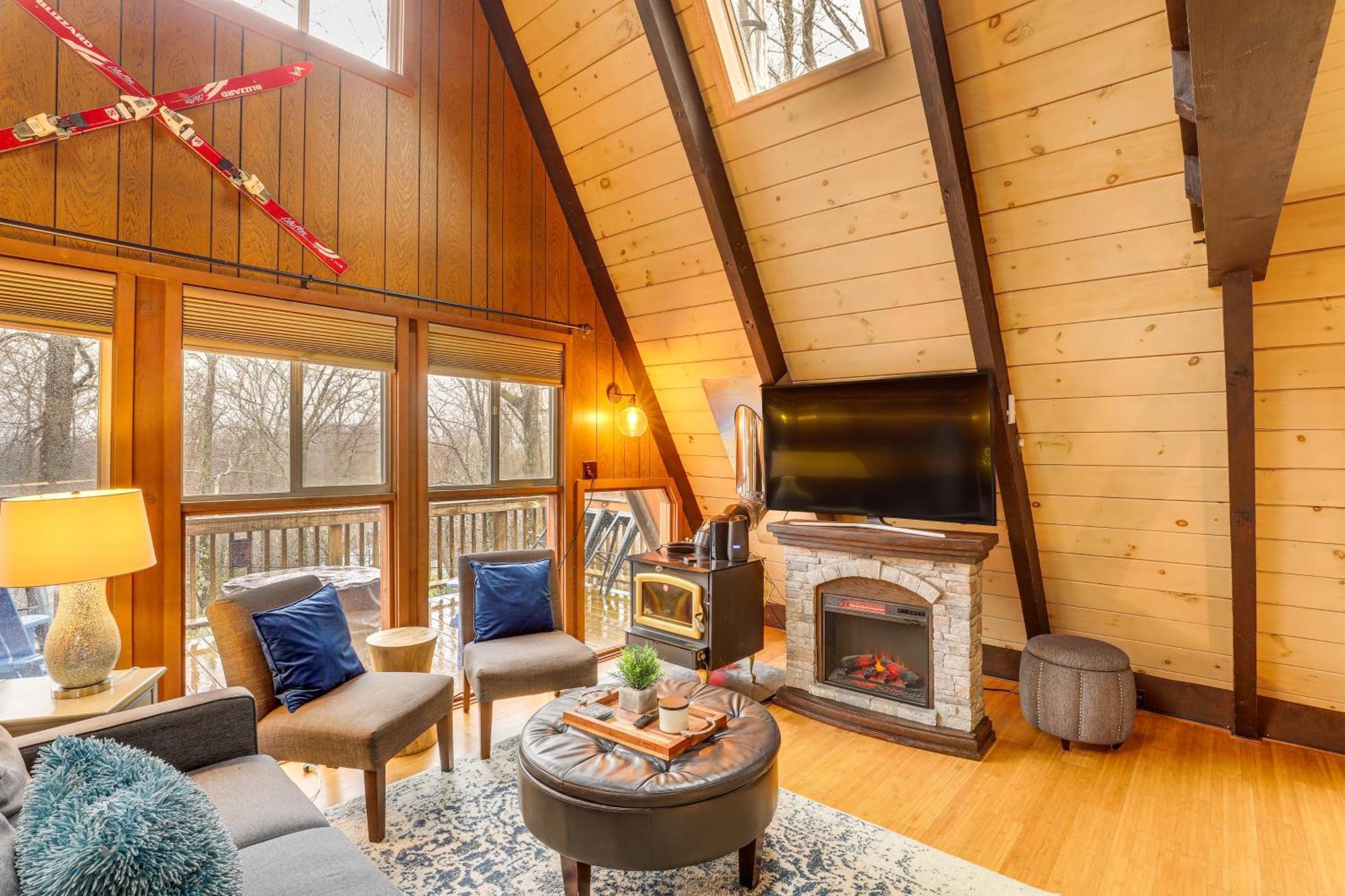 A-Frame Cabin With Hot Tub 1 Mi To Beech Mountain! 外观 照片