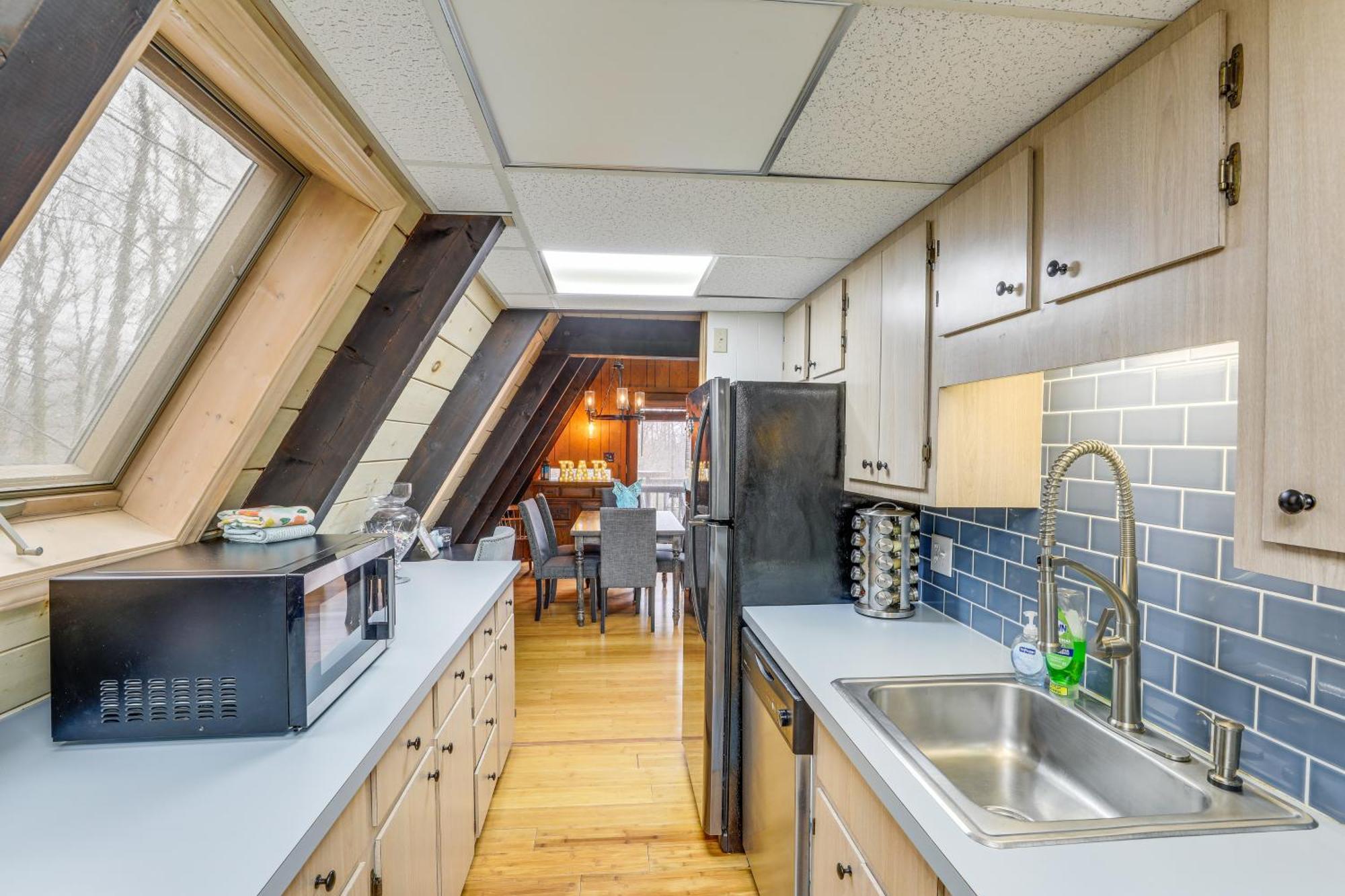 A-Frame Cabin With Hot Tub 1 Mi To Beech Mountain! 外观 照片