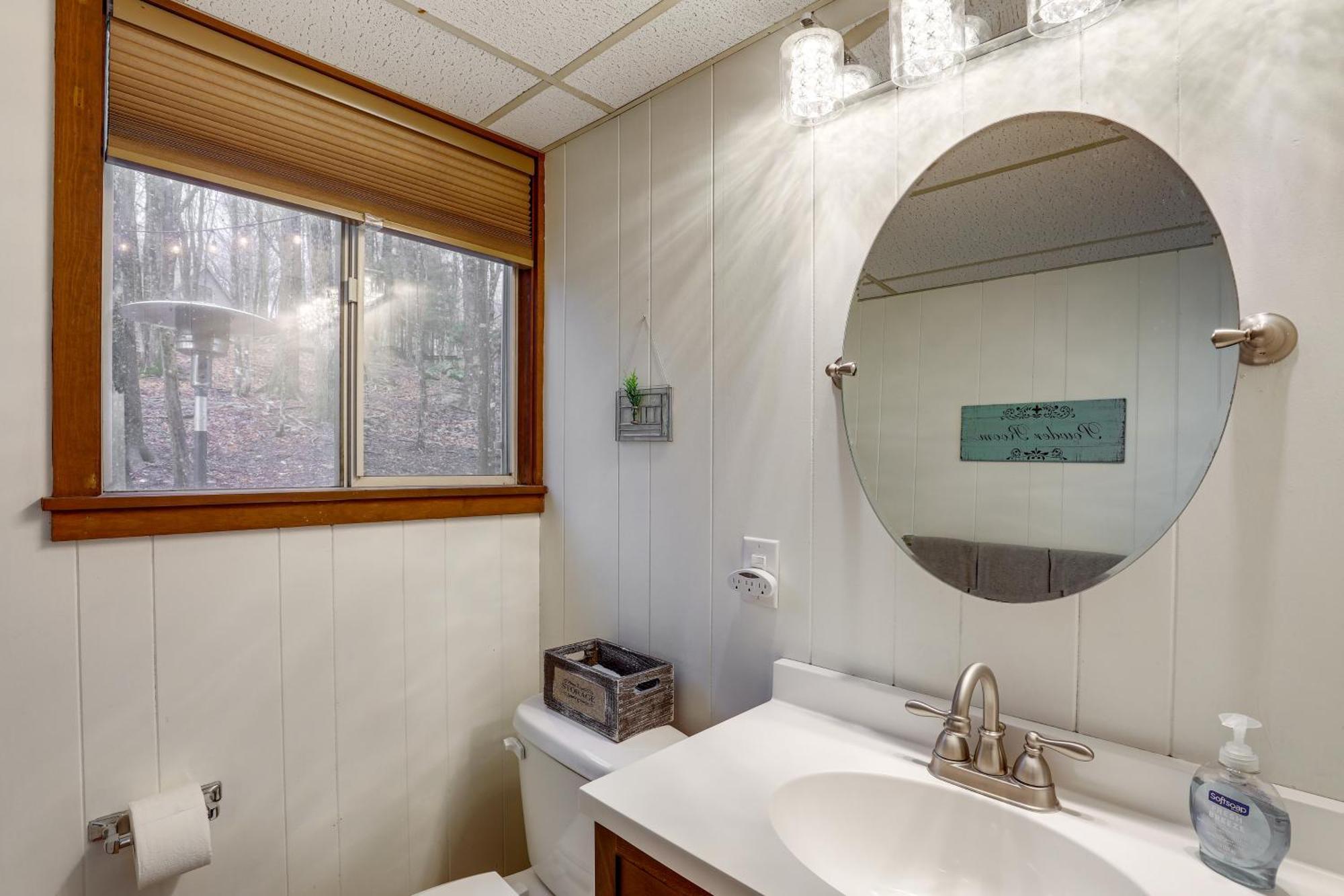 A-Frame Cabin With Hot Tub 1 Mi To Beech Mountain! 外观 照片